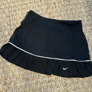 Women’s Nike dry fit tennis / golf skirt